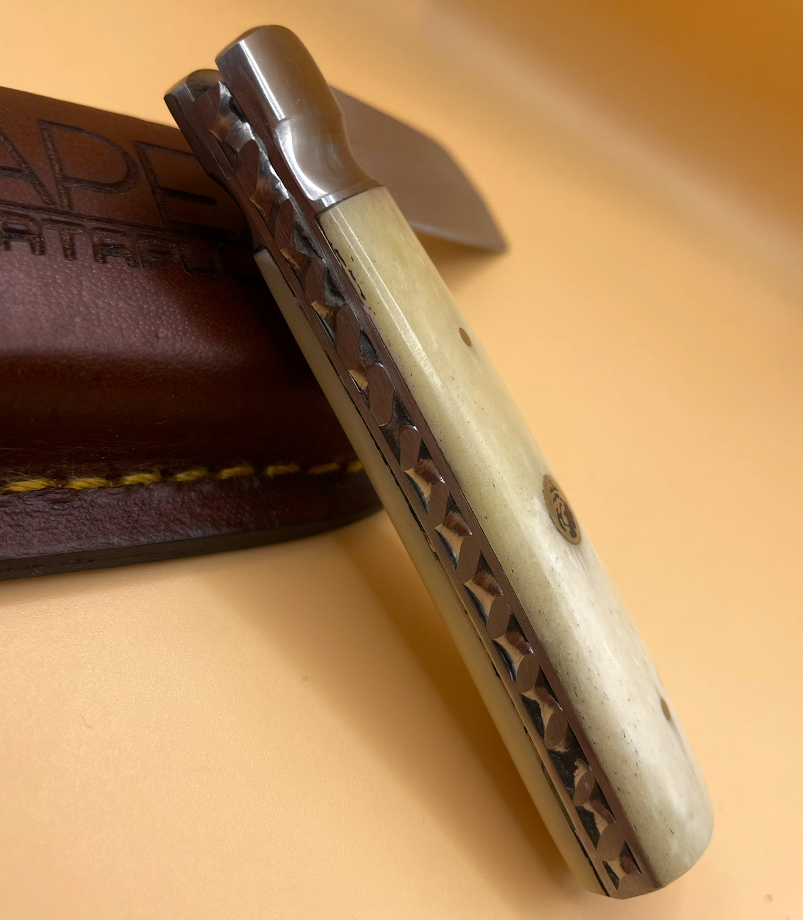 POACHER KNIFE - SINGLE BLADE (CAMEL BONE)