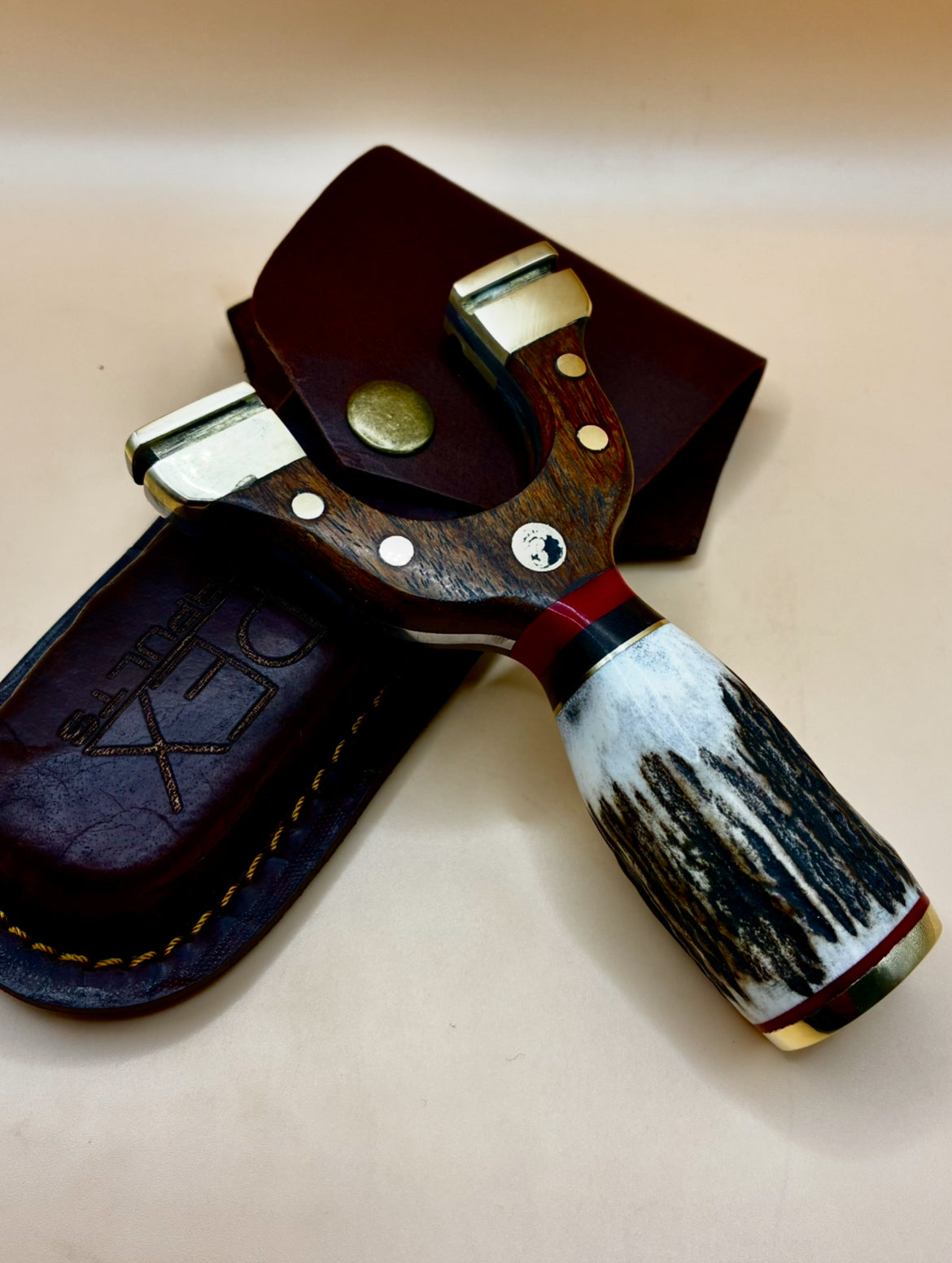 GRIZZLY - ANTLER EDITION (ROUND HANDLE)