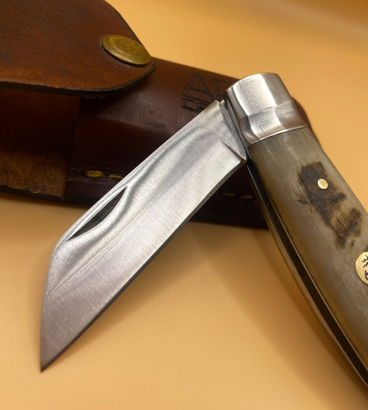 POACHER KNIFE - SINGLE BLADE (RAMS HORN)