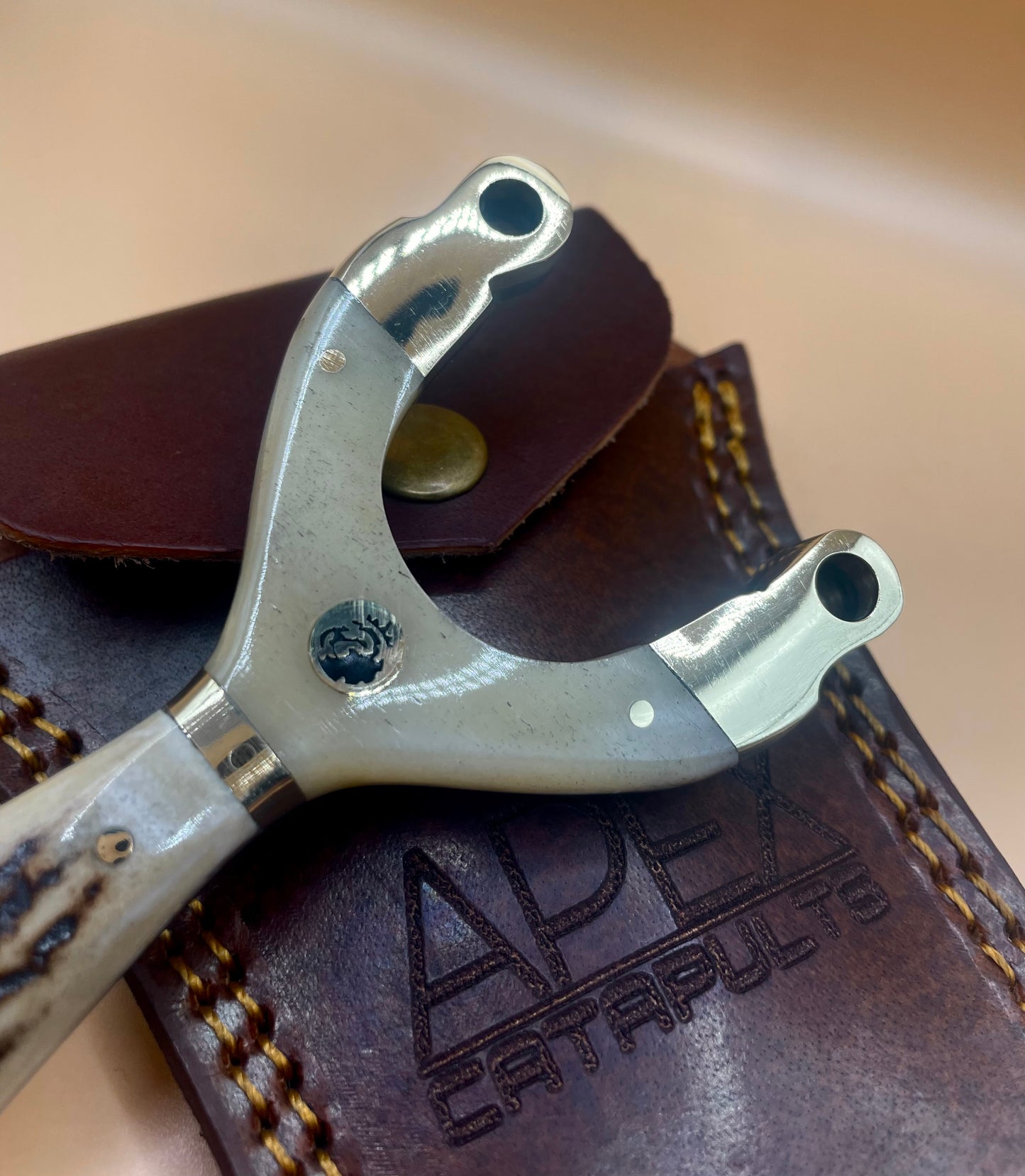 WARDEN - CAMEL ANTLER EDITION